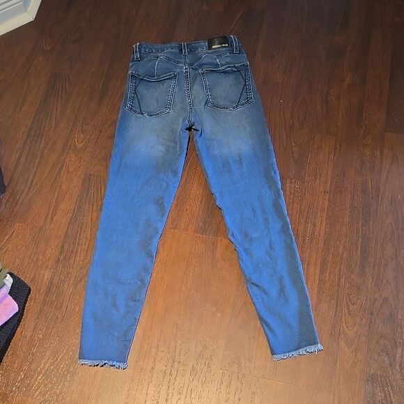 Kendall and kylie stretchy jeans, size twenty seven, great condition - Picture 5 of 5